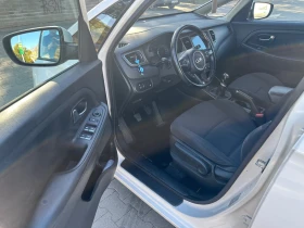 Kia Carens 1.7 CRDI Android auto, снимка 9