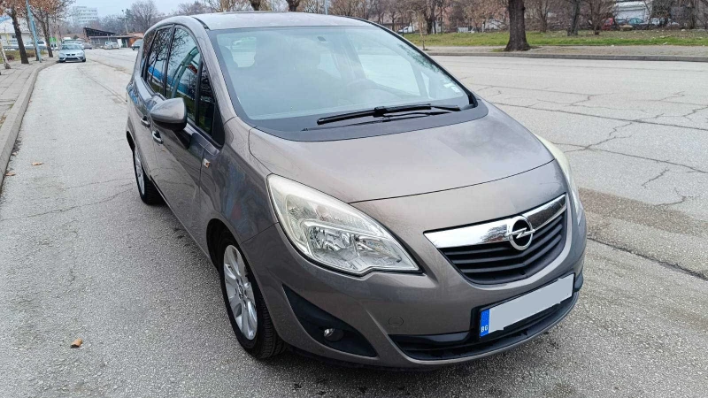 Opel Meriva, снимка 3 - Автомобили и джипове - 49326223