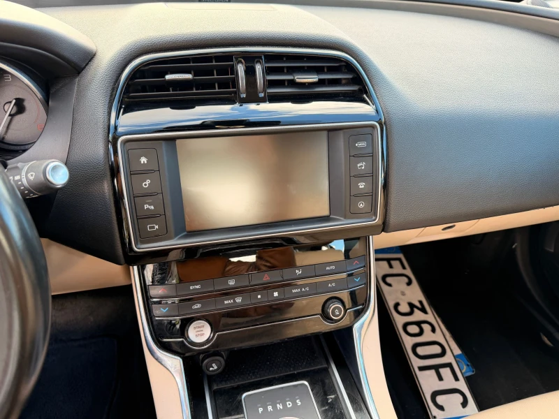Jaguar XE 2, 0D, снимка 13 - Автомобили и джипове - 52775385