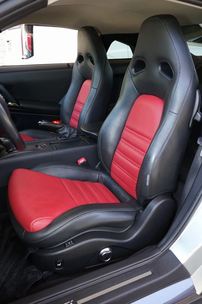 Nissan Gt-r PREMIUM * CARFAX * БЕЗ ПЪРВОНАЧАЛНА ВНОСКА - изображение 9