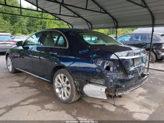 Mercedes-Benz E 300 * CARFAX * ОПЦИЯ ЗА ФИНАНСИРАНЕ * , снимка 3 - Автомобили и джипове - 56020366