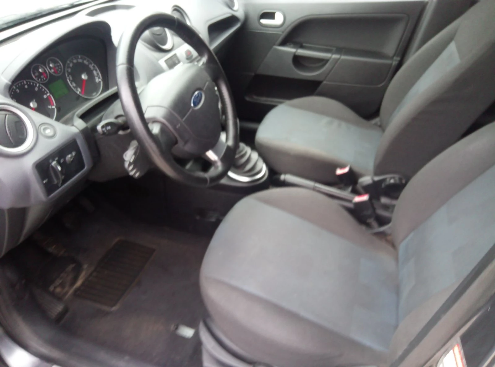 Ford Fiesta 1.2 i - изображение 8