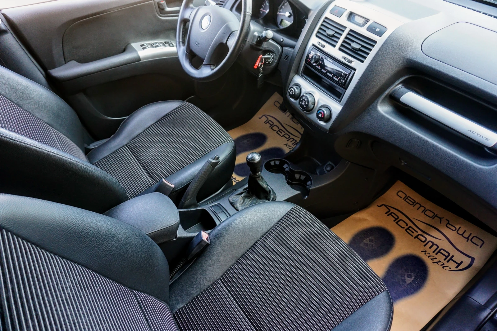 Kia Sportage 2.0i 16V  - изображение 9
