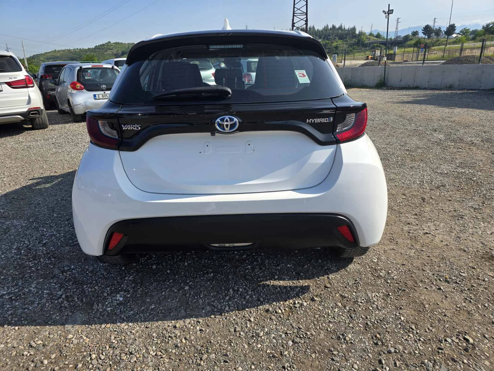Toyota Yaris 1.5 Hybrid e-CVT - изображение 6