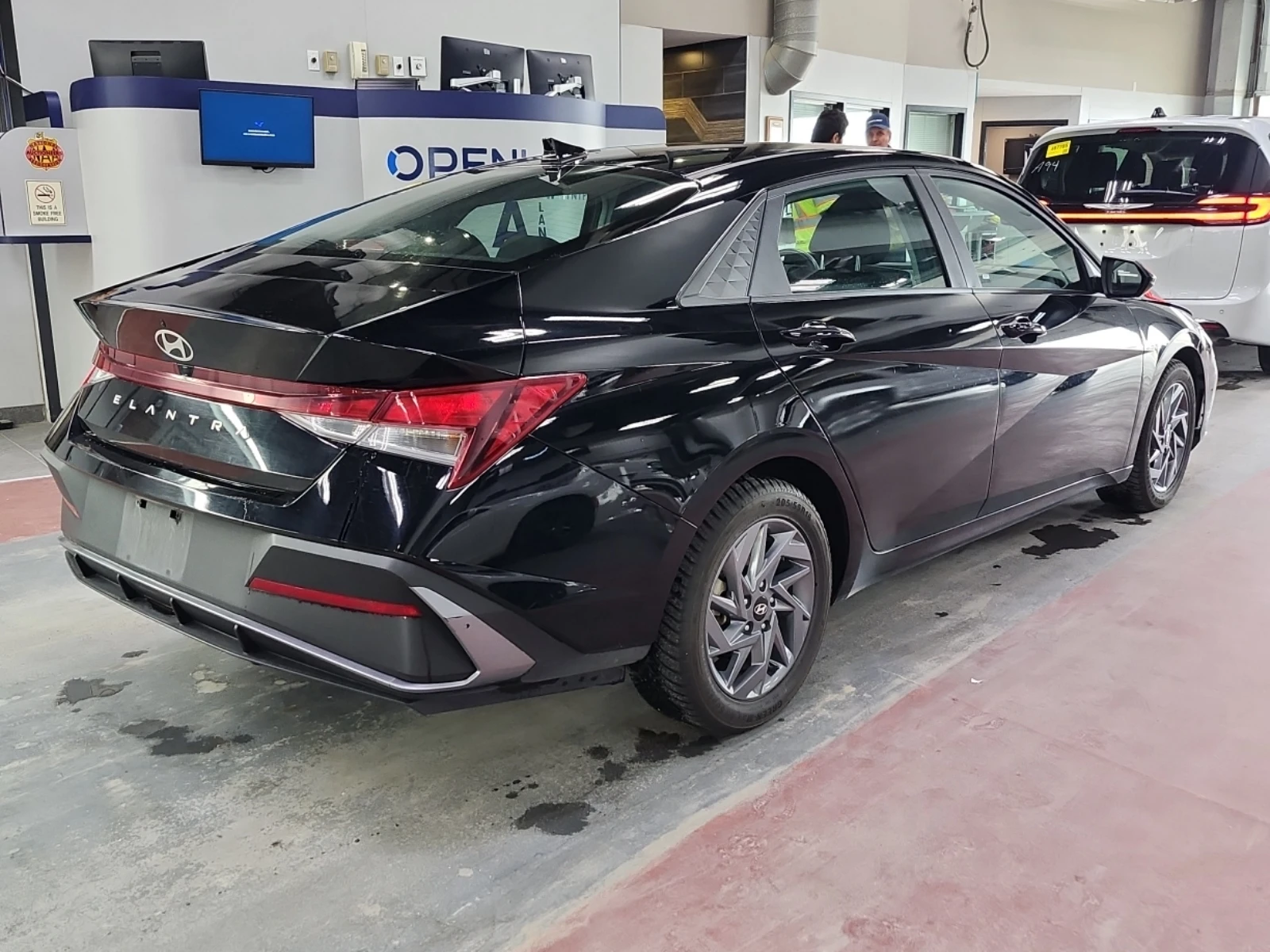 Hyundai Elantra * CARFAX * БЕЗ ПЪРВОНАЧАЛНА ВНОСКА - изображение 4