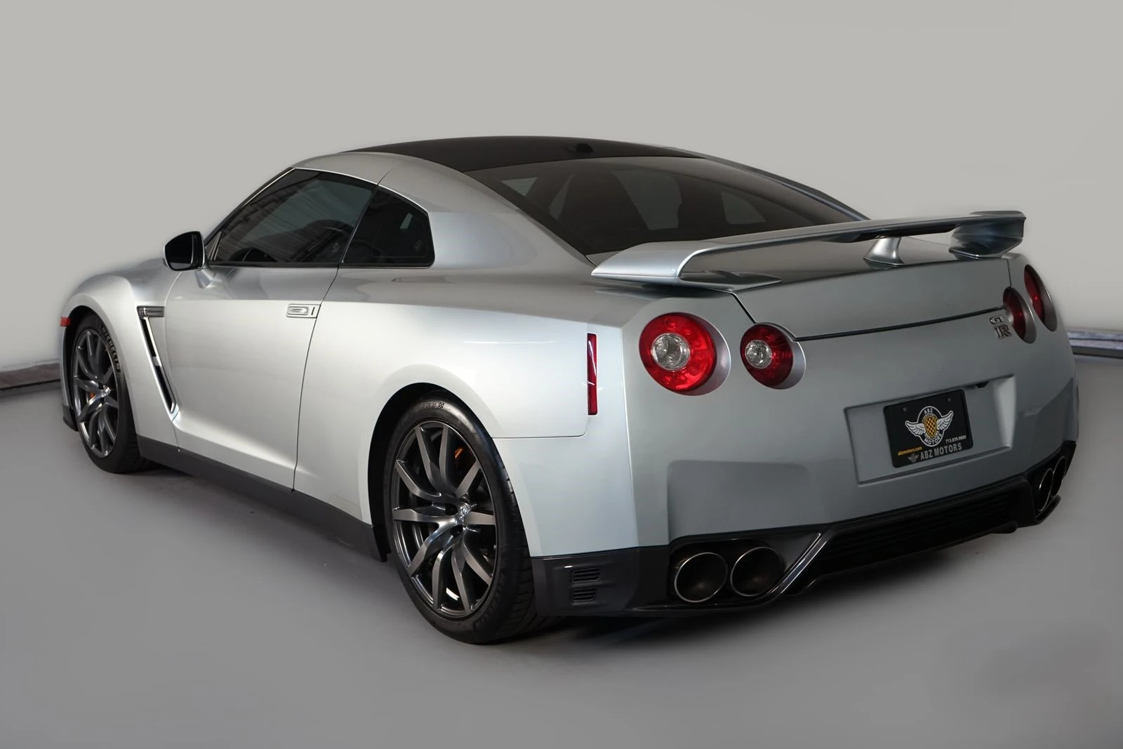 Nissan Gt-r PREMIUM * CARFAX * БЕЗ ПЪРВОНАЧАЛНА ВНОСКА - изображение 7