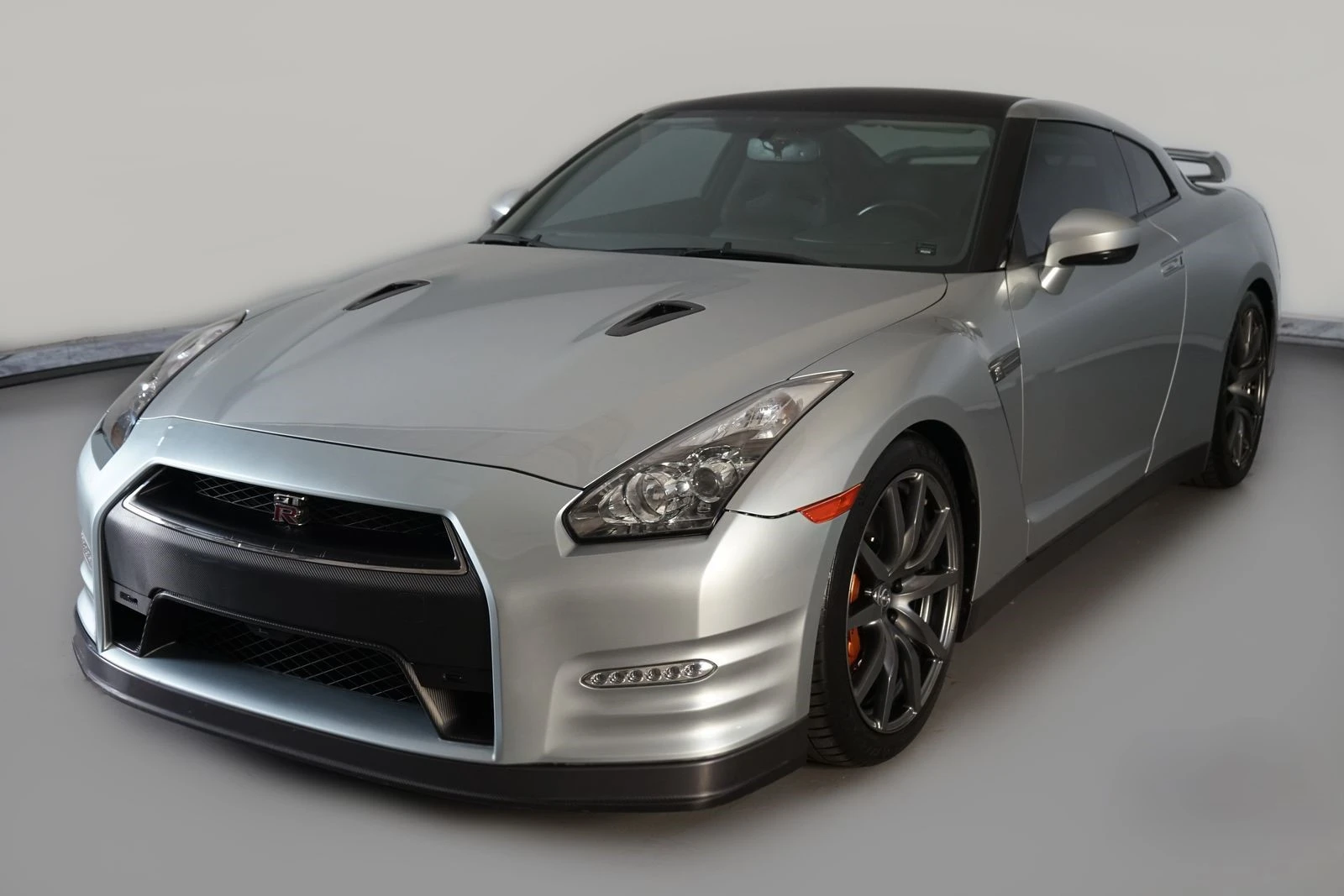 Nissan Gt-r PREMIUM * CARFAX * БЕЗ ПЪРВОНАЧАЛНА ВНОСКА - изображение 3