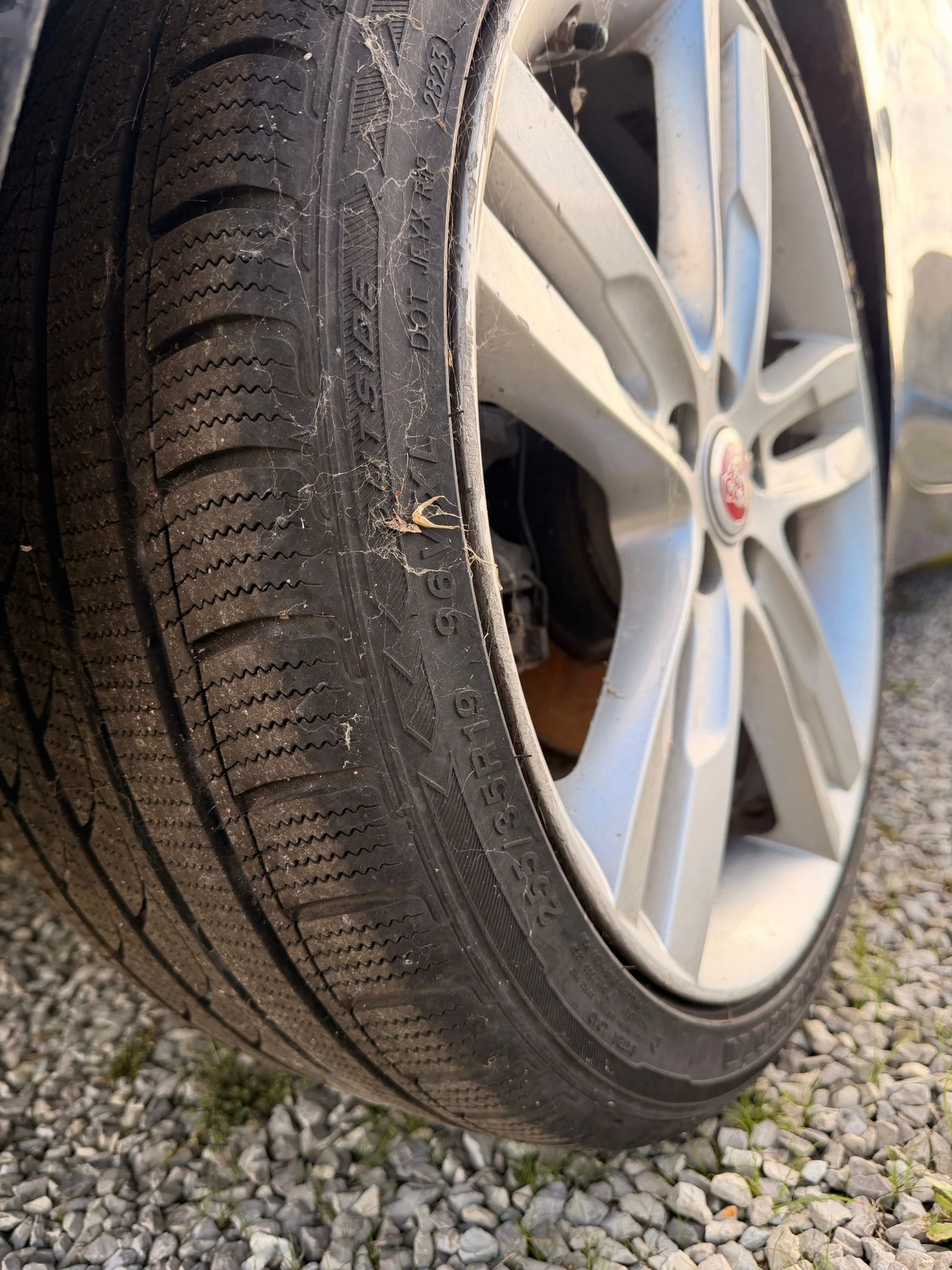 Jaguar XE 2, 0D - изображение 5