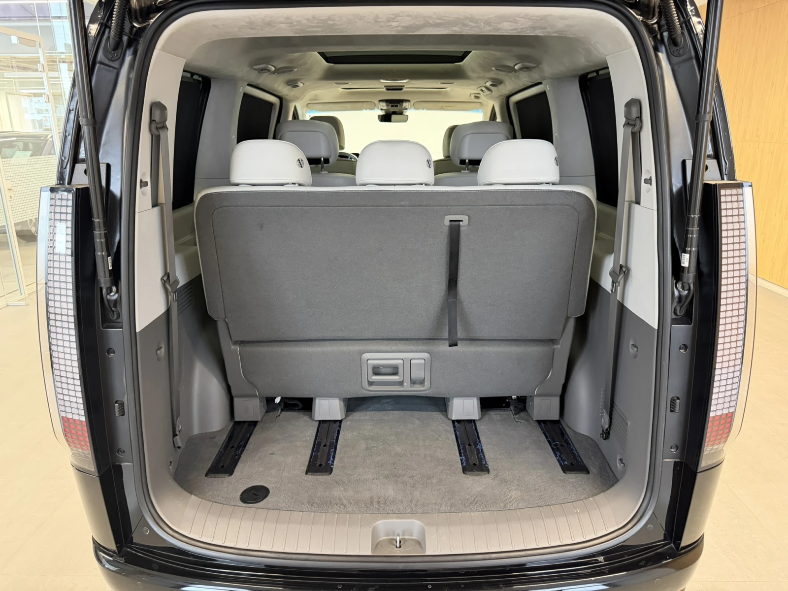 Hyundai Staria LUX AWD | Mobile.bg � ����������� 17