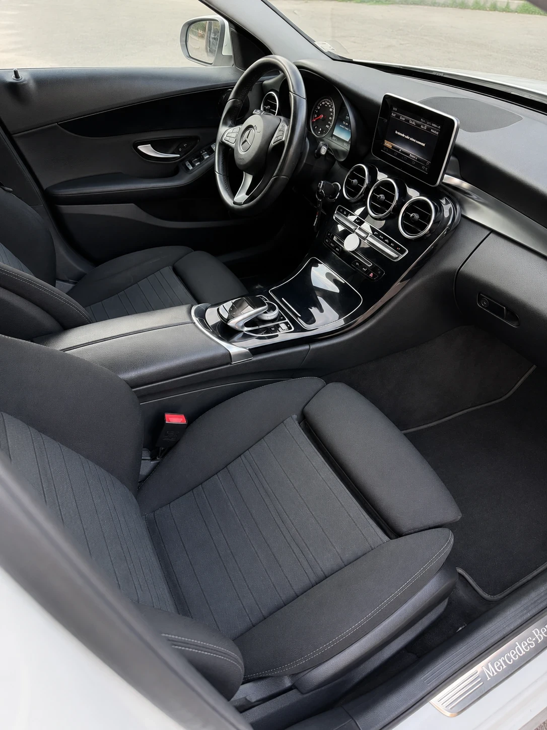 Mercedes-Benz C 200, снимка 4 - Автомобили и джипове - 54671754