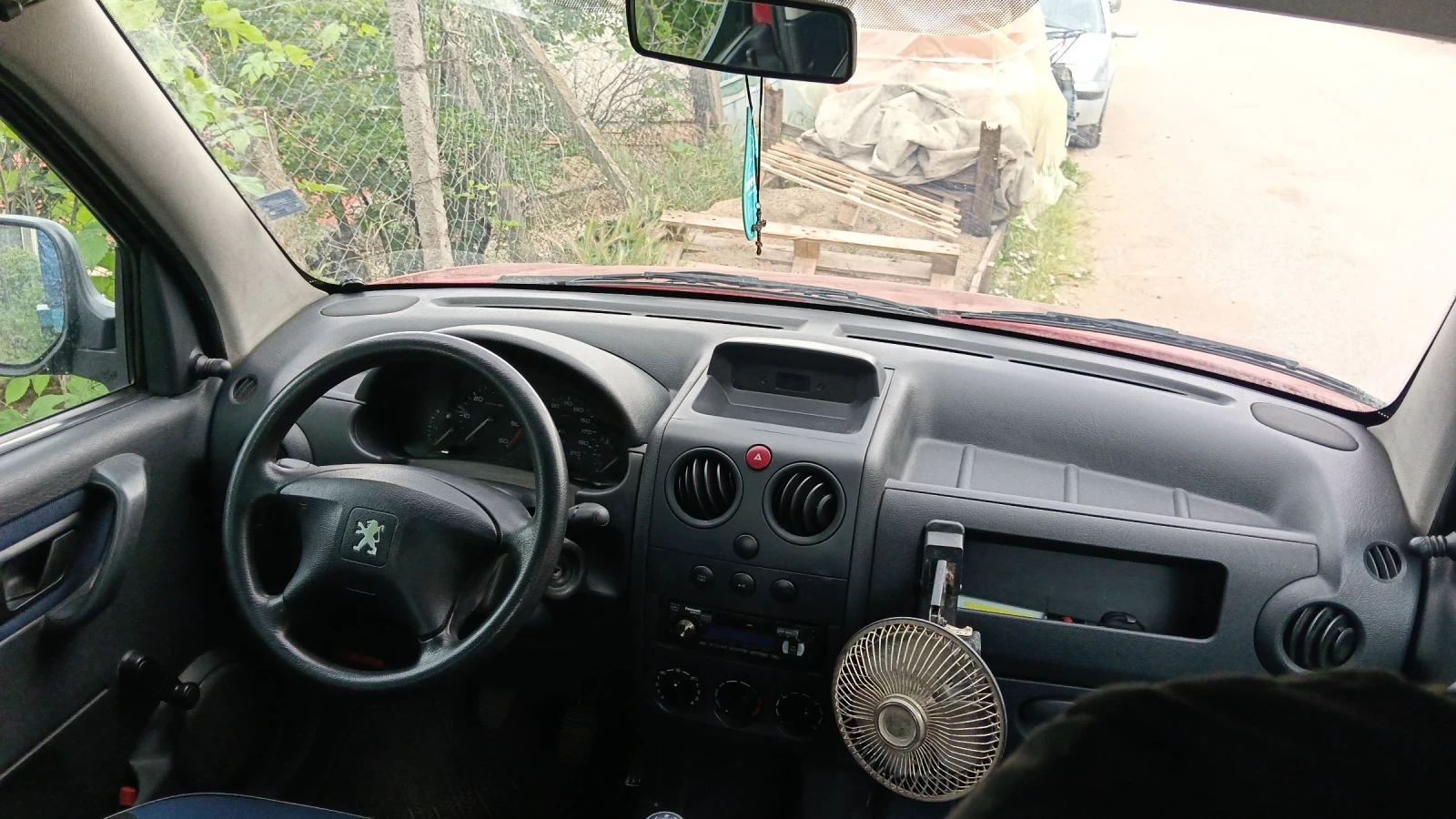 Peugeot Partner 1.9, снимка 4 - Автомобили и джипове - 54823791
