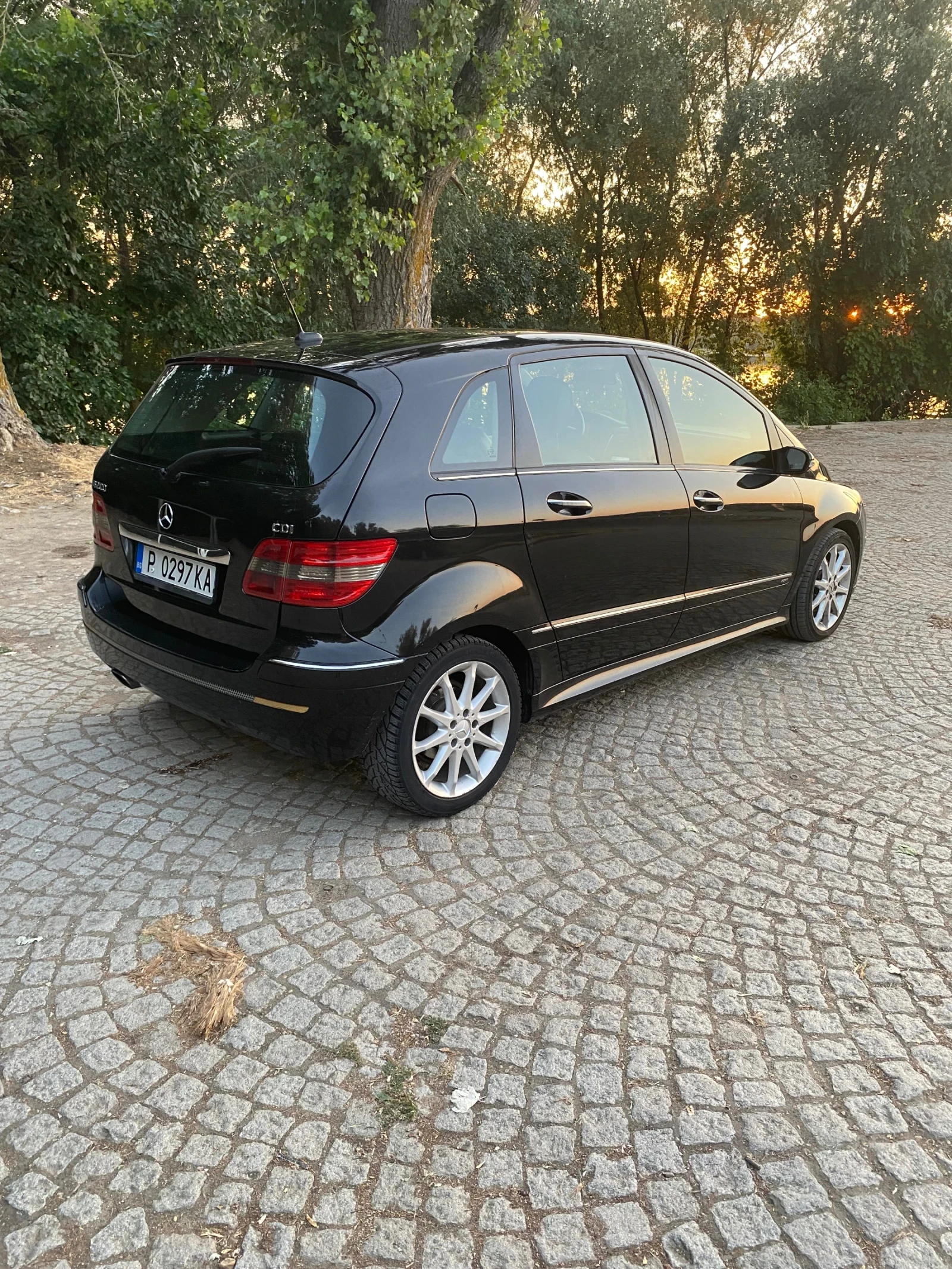 Mercedes-Benz B 200, снимка 2 - Автомобили и джипове - 54752023