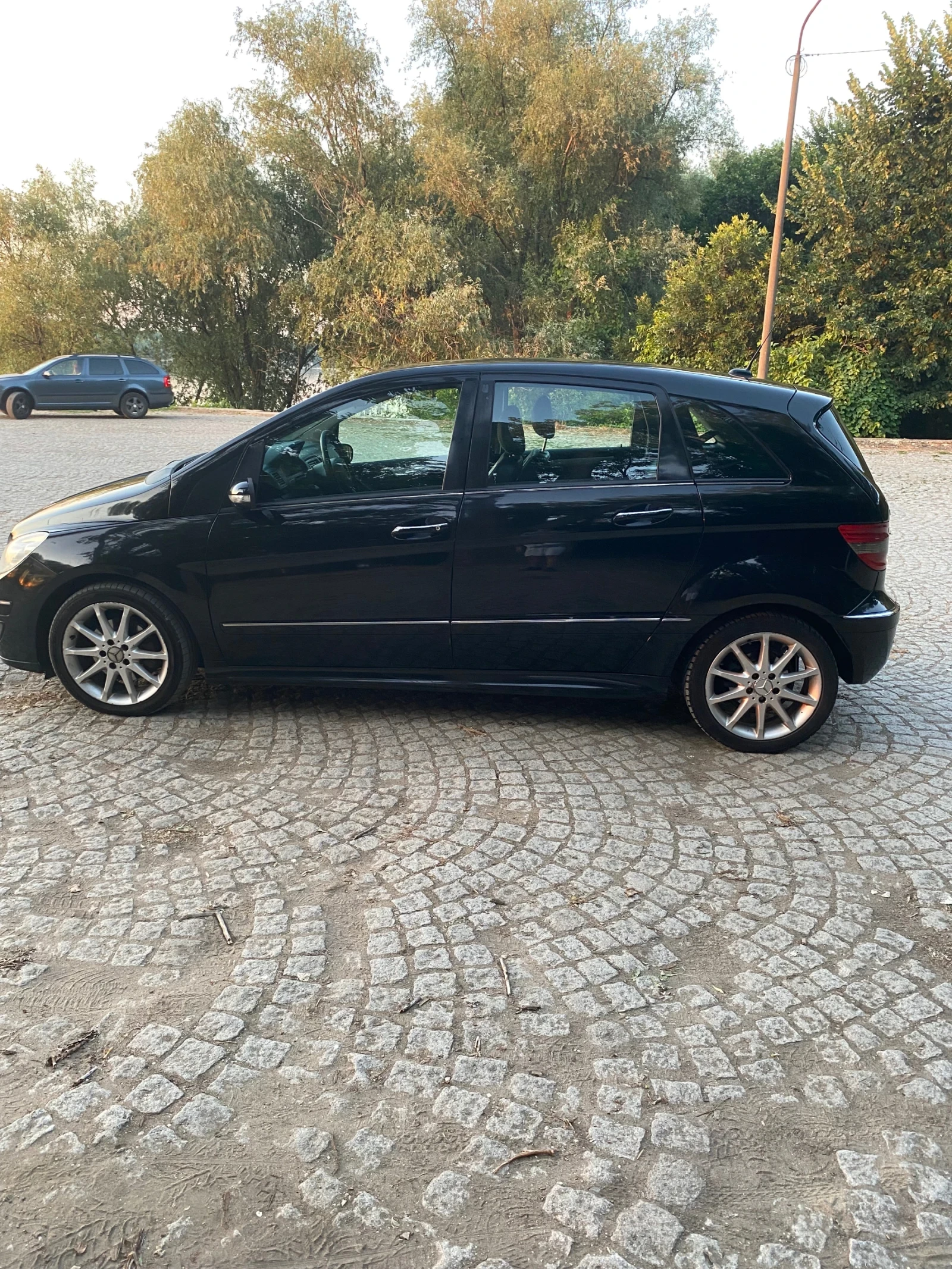 Mercedes-Benz B 200, снимка 3 - Автомобили и джипове - 54752023