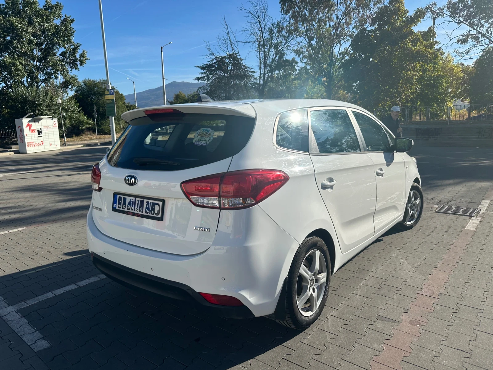 Kia Carens 1.7 CRDI Android auto, снимка 2 - Автомобили и джипове - 56446043