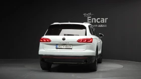 VW Touareg Premium* 3.0TDI* ДИСТРОНИК* ПОДГРЕВ* ОБДУХВАНЕ, снимка 4
