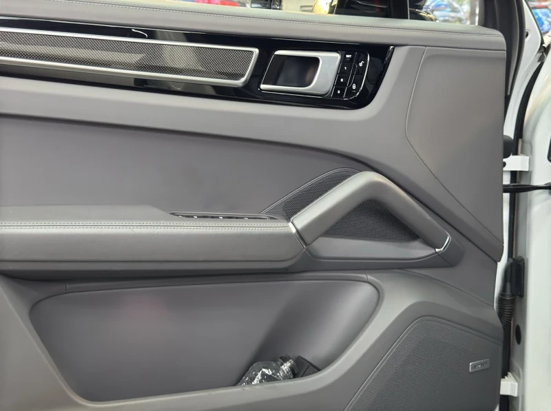 Porsche Cayenne S* PDCC* PSCB* BOSE* 360* KEYLESS* DISTRONIC, снимка 8 - Автомобили и джипове - 50712051