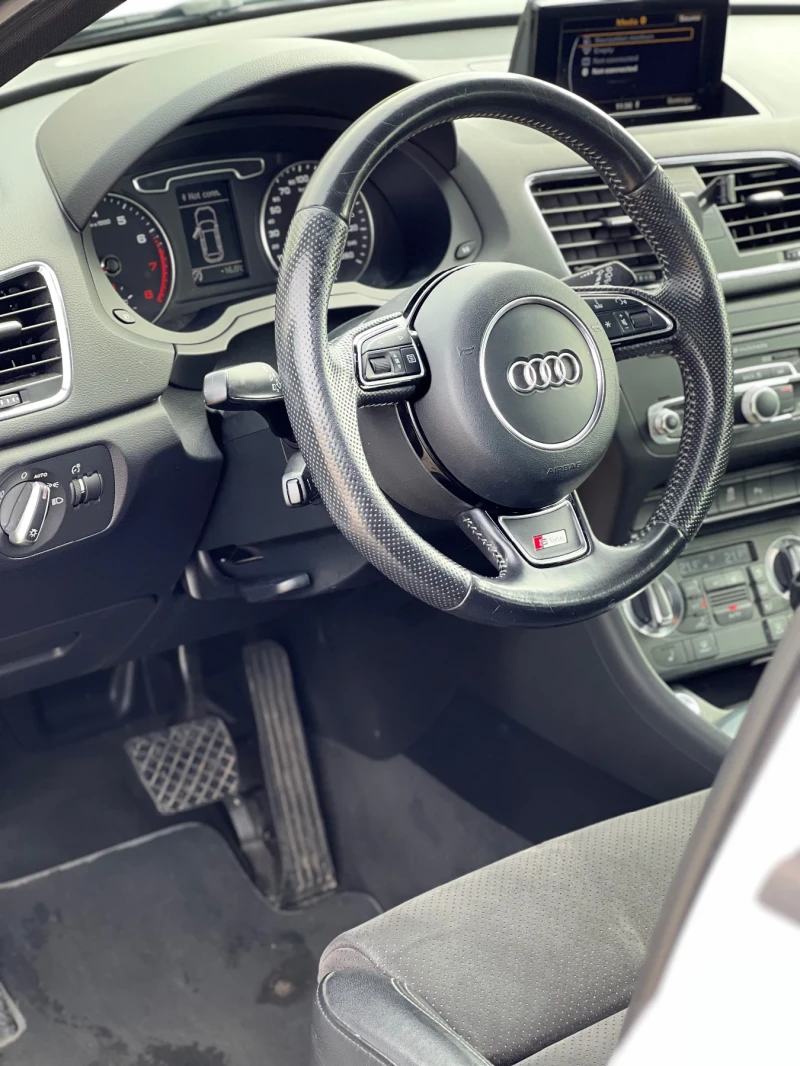 Audi Q3, снимка 12 - Автомобили и джипове - 51874361