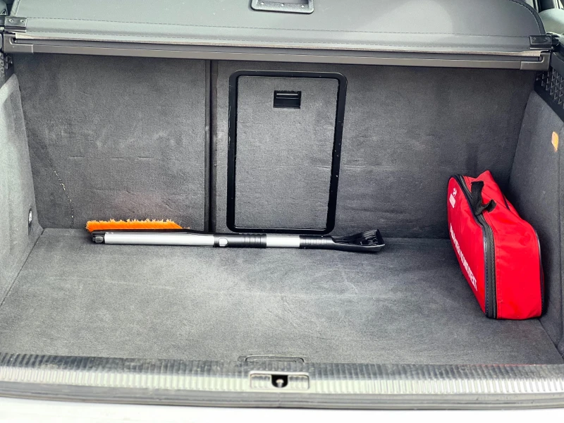 Audi Q3, снимка 15 - Автомобили и джипове - 51874361