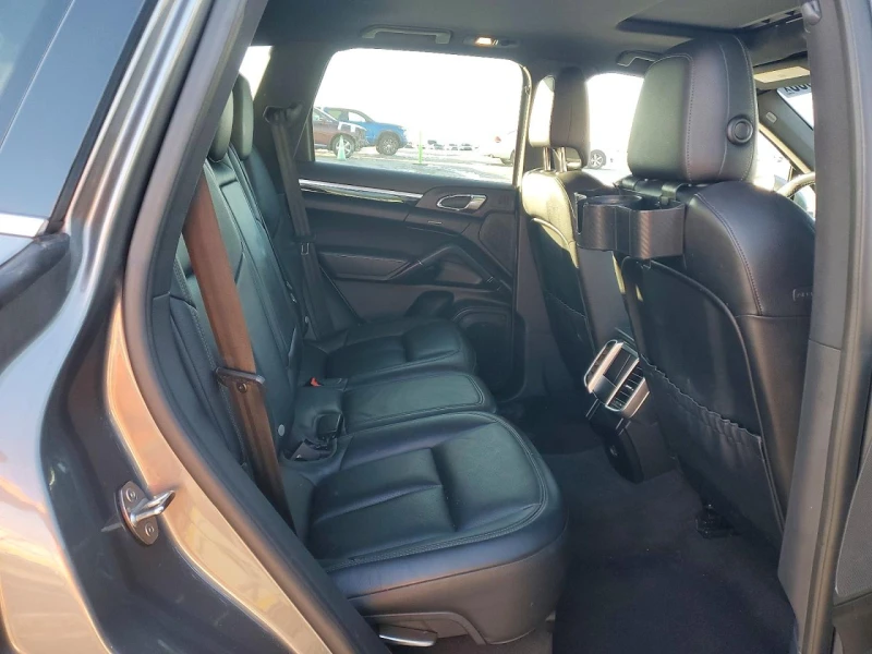 Porsche Cayenne ПОДГРЕВ* 360КАМЕРА* КЕЙЛЕС* LANE* ASSIST* , снимка 11 - Автомобили и джипове - 53447551