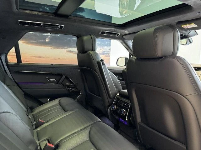 Land Rover Range Rover Sport D350 AUTOBIOGRAPHY BLACK PAKET PANO HEAD UP, снимка 14 - Автомобили и джипове - 51912699