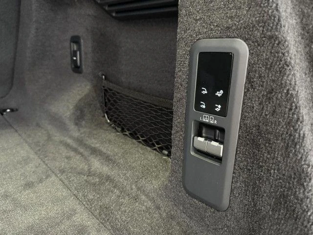 Land Rover Range Rover Sport D350 AUTOBIOGRAPHY BLACK PAKET PANO HEAD UP, снимка 17 - Автомобили и джипове - 51912699