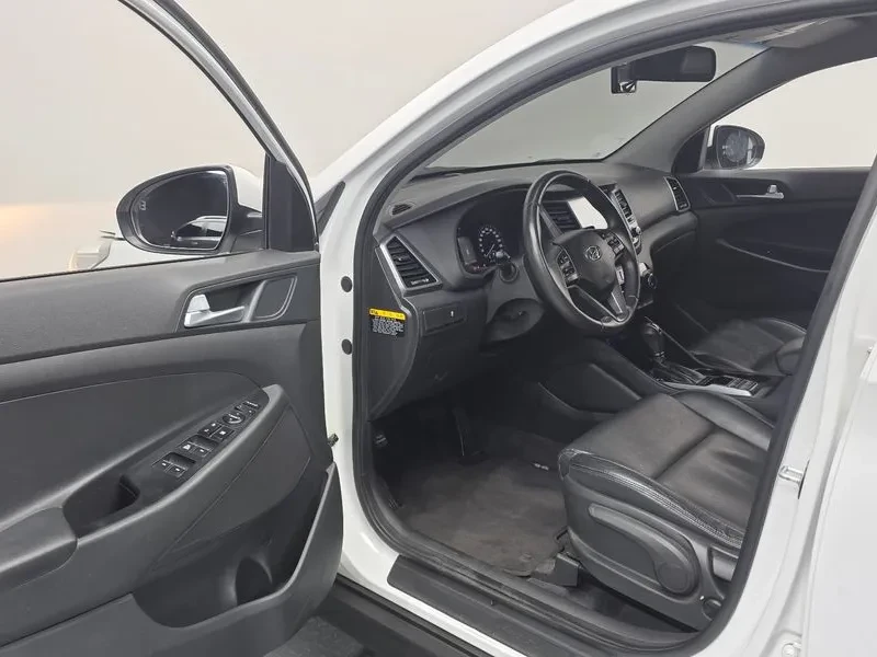 Hyundai Tucson 2.0 - САМО 30% АВАНС, снимка 10 - Автомобили и джипове - 56065842
