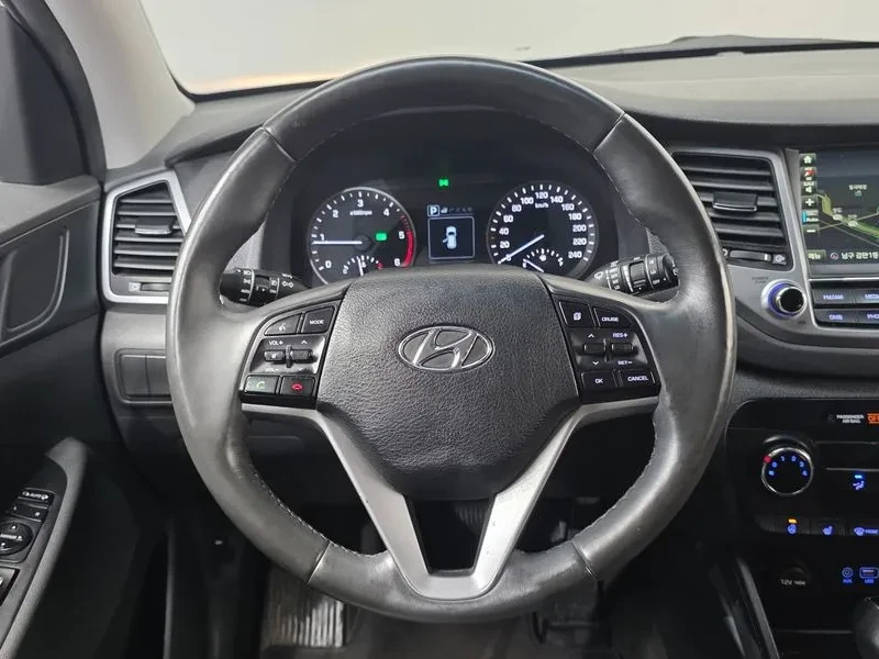 Hyundai Tucson 2.0 - САМО 30% АВАНС, снимка 13 - Автомобили и джипове - 56065842