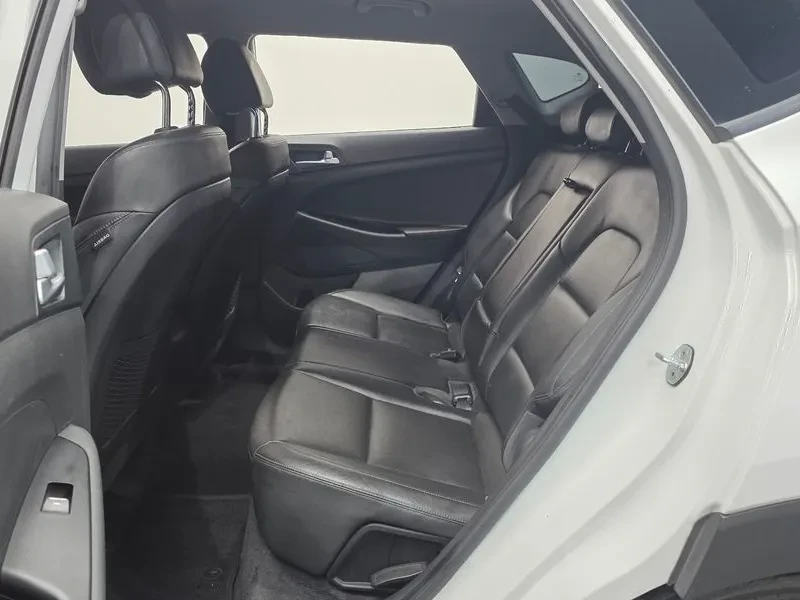 Hyundai Tucson 2.0 - САМО 30% АВАНС, снимка 11 - Автомобили и джипове - 56065842