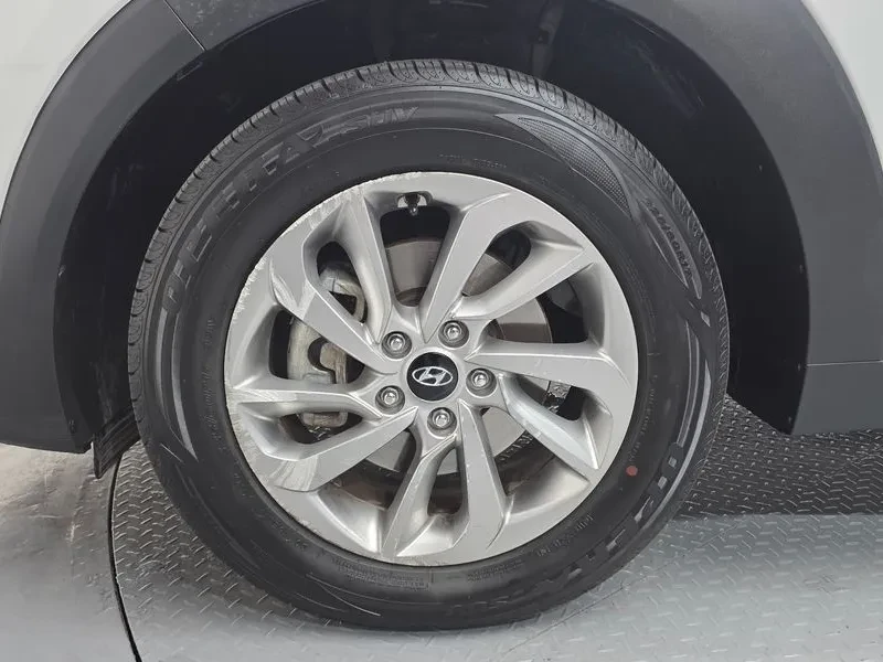 Hyundai Tucson 2.0 - САМО 30% АВАНС, снимка 5 - Автомобили и джипове - 56065842