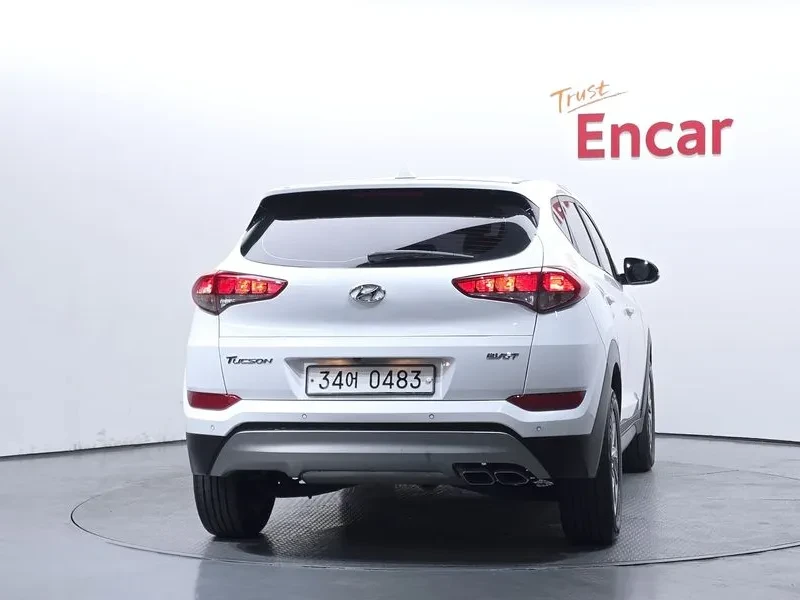 Hyundai Tucson 2.0 - САМО 30% АВАНС, снимка 4 - Автомобили и джипове - 56065842