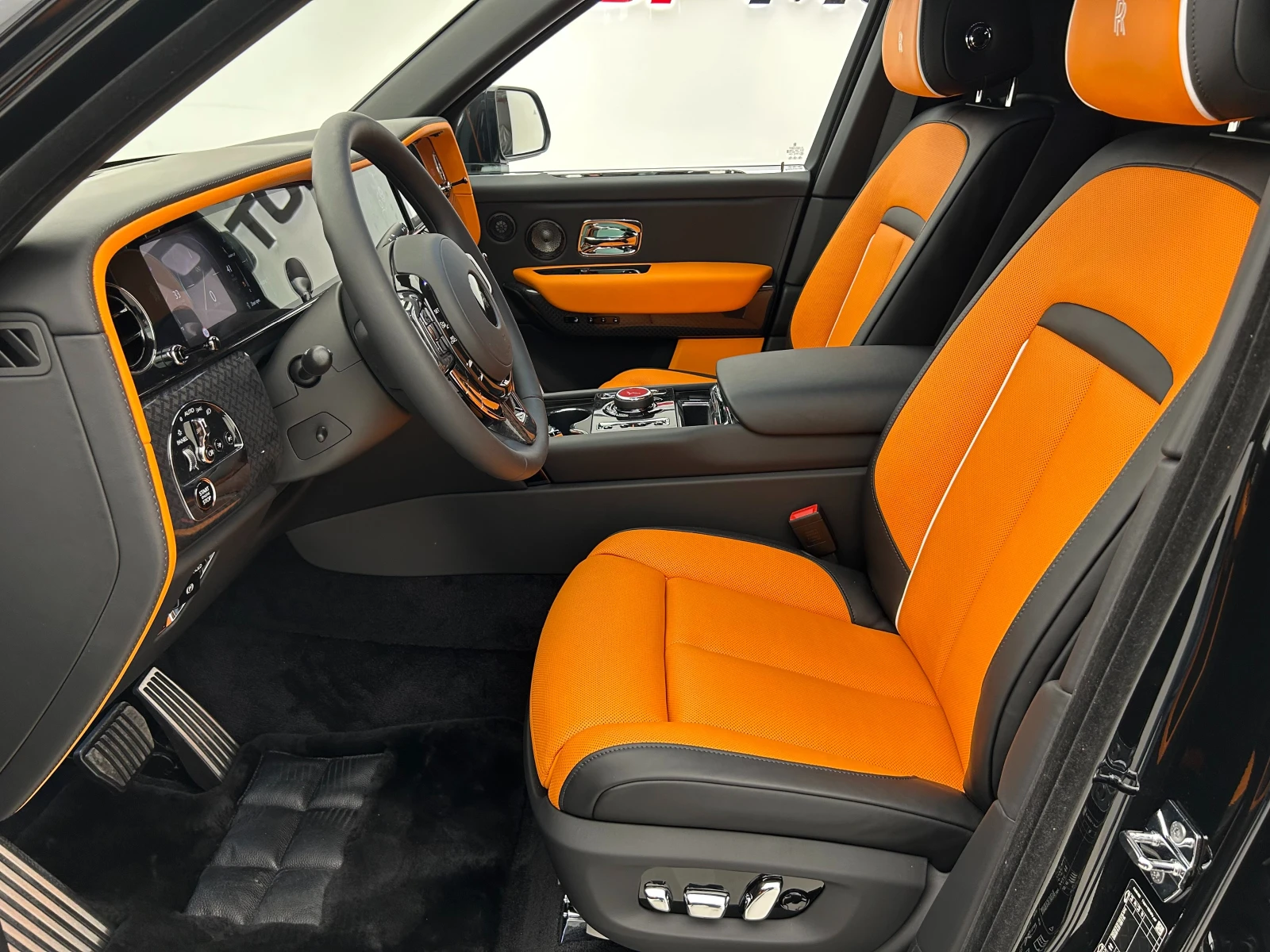 Rolls-Royce Cullinan Black Badge Series II 4 SEATS | Mobile.bg   12