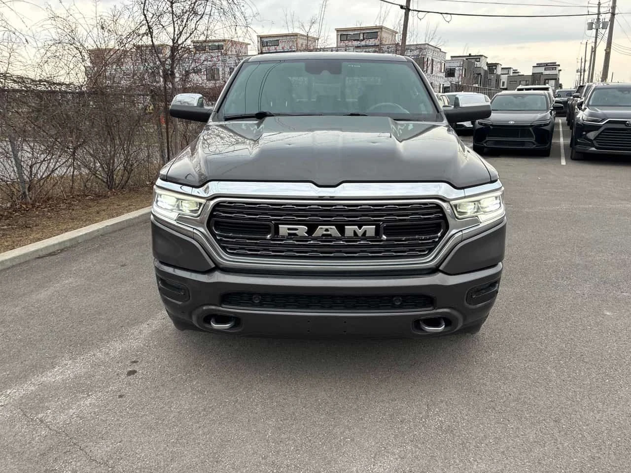 Dodge RAM 1500 Limited/HARMAN KARDON/ОБДУХВАНЕ/ВЪЗДУХ/КЛИПОВЕ , снимка 6 - Автомобили и джипове - 54051377