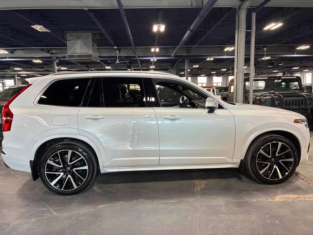 Volvo Xc90 * R Design * CARFAX * БЕЗ ПЪРВОНАЧАЛНА ВНОСКА, снимка 3 - Автомобили и джипове - 54066253