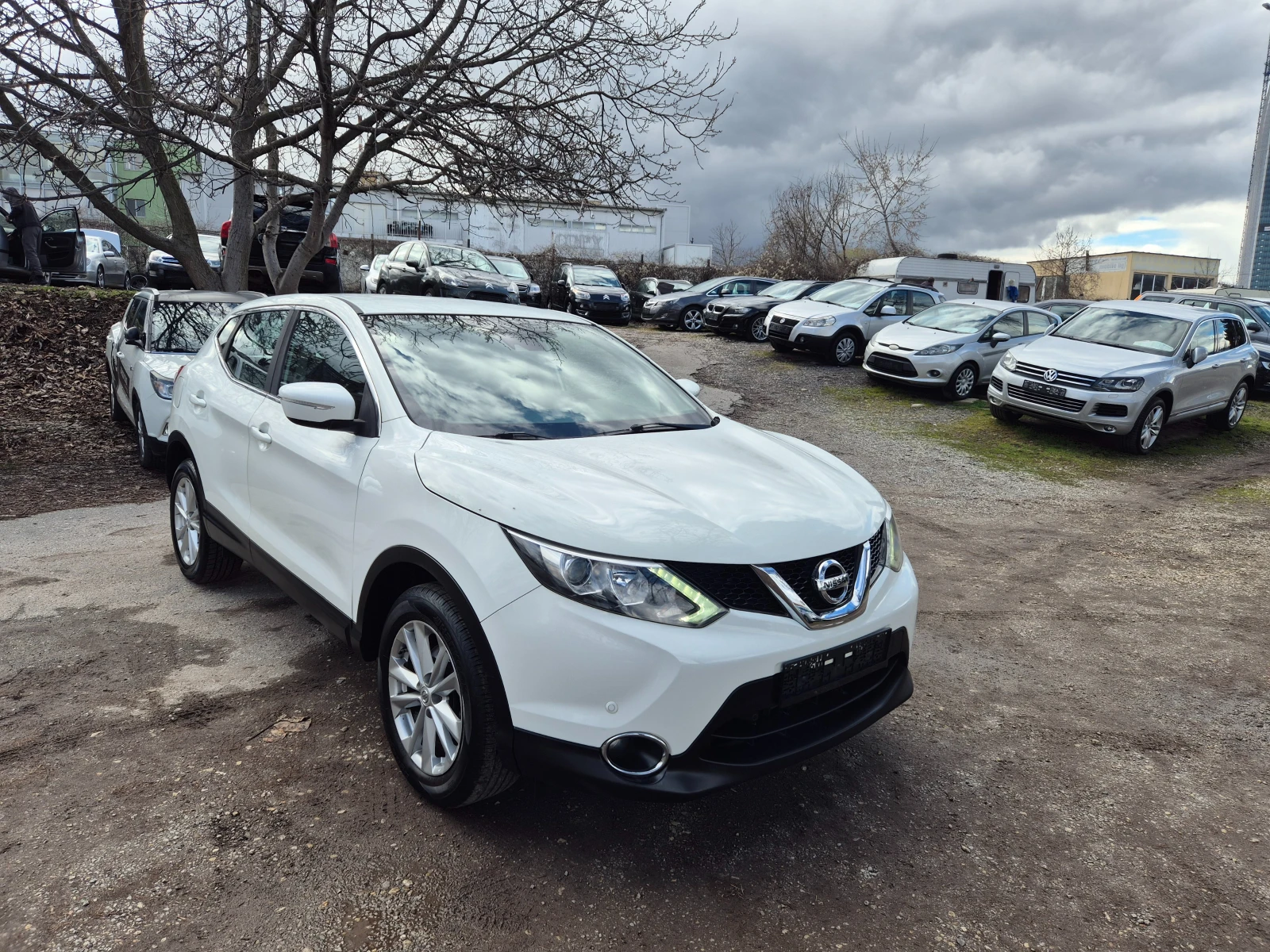 Nissan Qashqai 1.5DCI КРУИЗ Л.ДЖАНТИ ПАРКТРОНИК 6 СКОРОСТИ, снимка 3 - Автомобили и джипове - 54081463