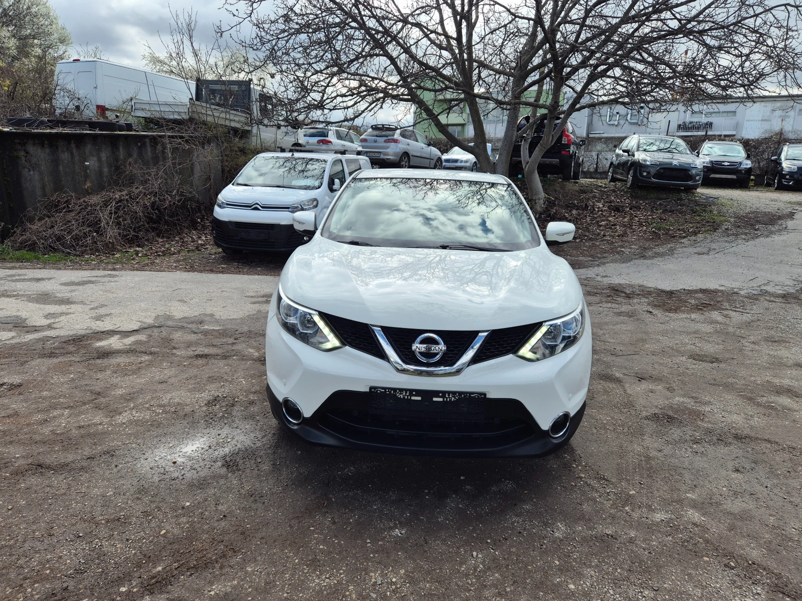 Nissan Qashqai 1.5DCI КРУИЗ Л.ДЖАНТИ ПАРКТРОНИК 6 СКОРОСТИ, снимка 2 - Автомобили и джипове - 54081463