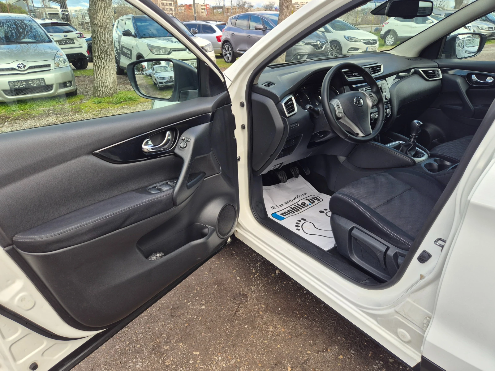 Nissan Qashqai 1.5DCI КРУИЗ Л.ДЖАНТИ ПАРКТРОНИК 6 СКОРОСТИ, снимка 8 - Автомобили и джипове - 54081463