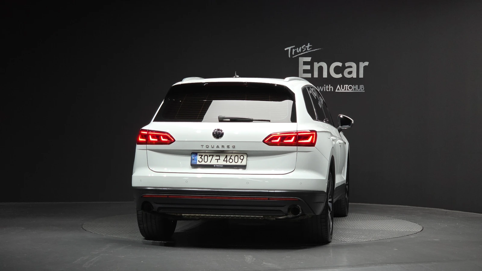 VW Touareg Premium* 3.0TDI* ДИСТРОНИК* ПОДГРЕВ* ОБДУХВАНЕ, снимка 4 - Автомобили и джипове - 54930835