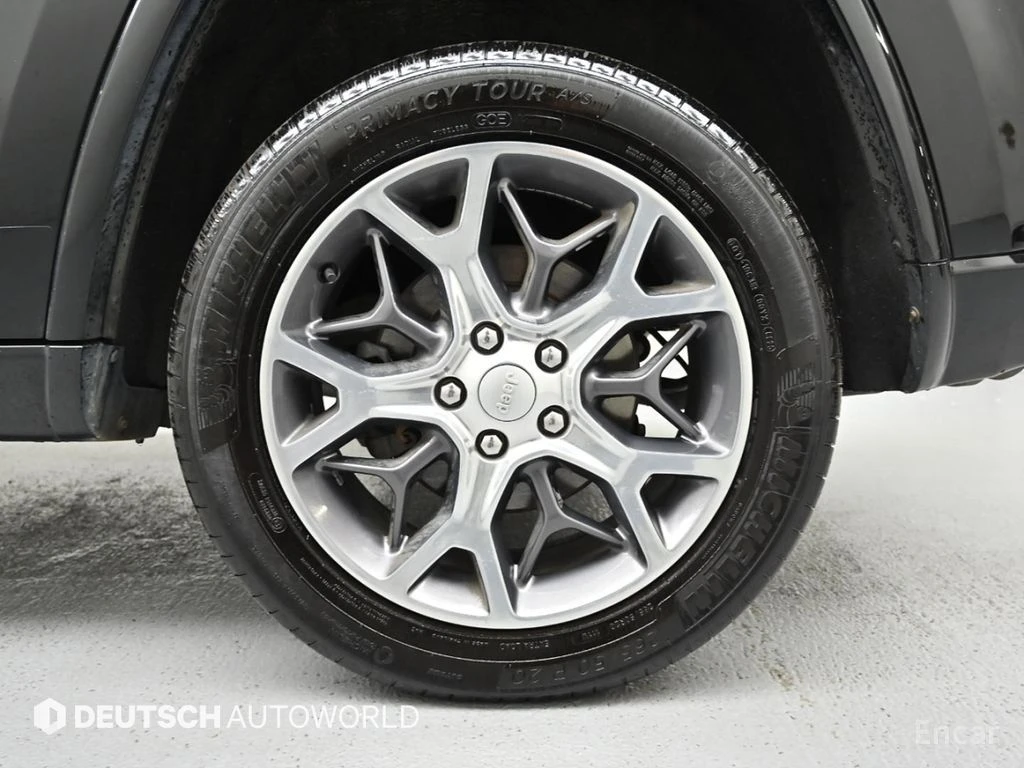 Jeep Grand cherokee 3.6* V6* 8ZF* OVERLAND* ДИСТРОНИК* ОБДУХВАНЕ* КАМЕ, снимка 5 - Автомобили и джипове - 55247595