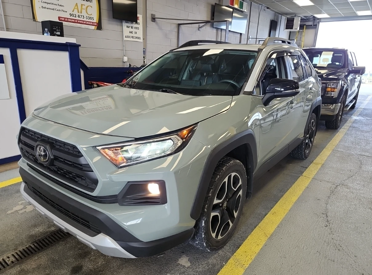 Toyota Rav4 Adventure* 4x4* Камера* м.Точки* Подгрев