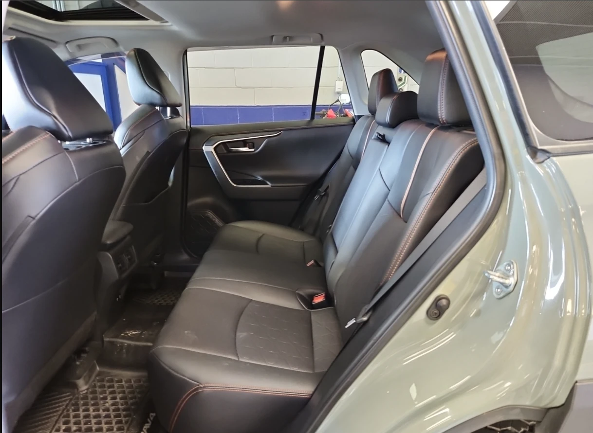 Toyota Rav4 Adventure* 4x4* Камера* м.Точки* Подгрев, снимка 13 - Автомобили и джипове - 55742616