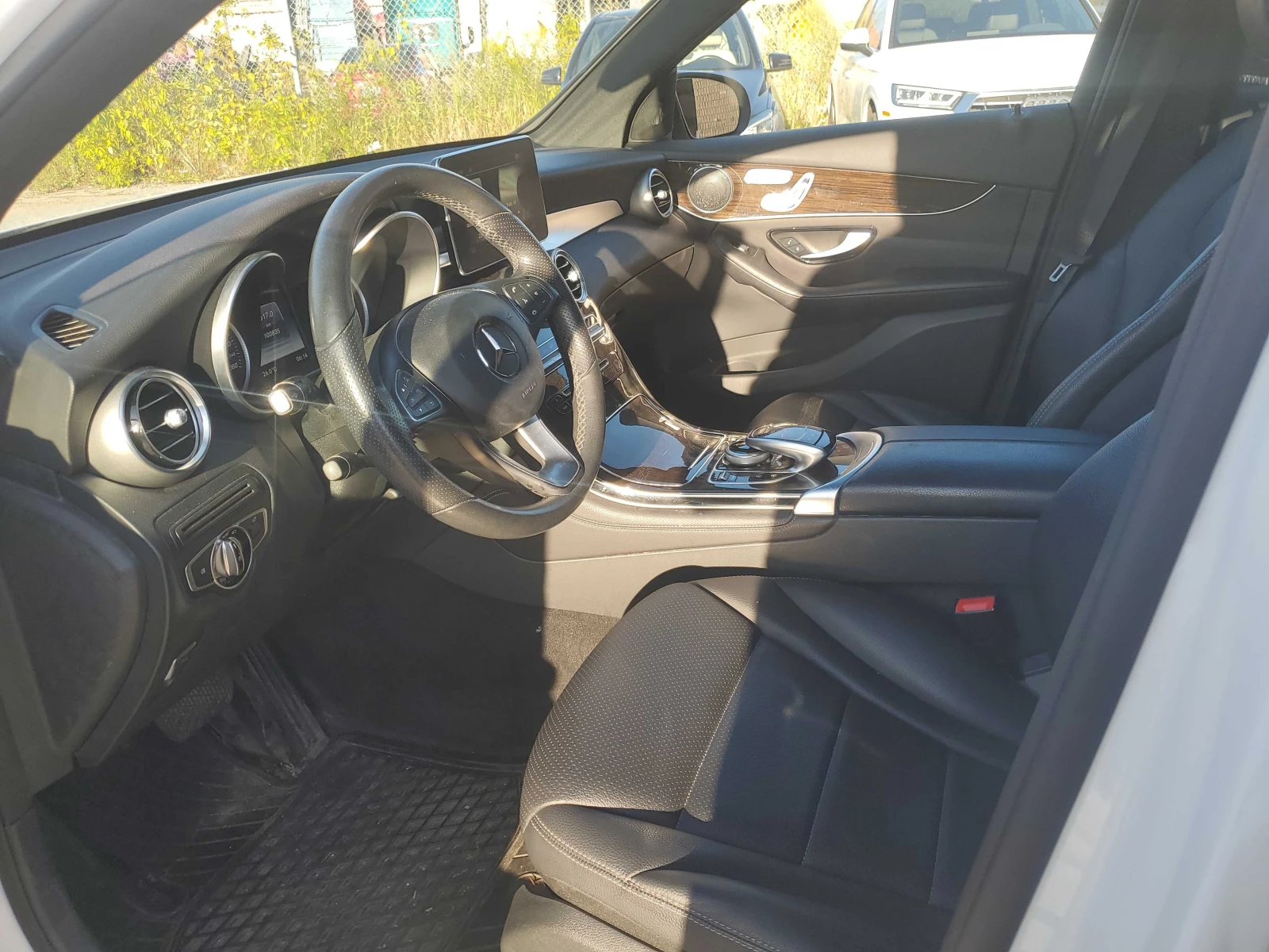 Mercedes-Benz GLC * 4MATIC 4dr 300 * CARFAX * , снимка 5 - Автомобили и джипове - 56086440