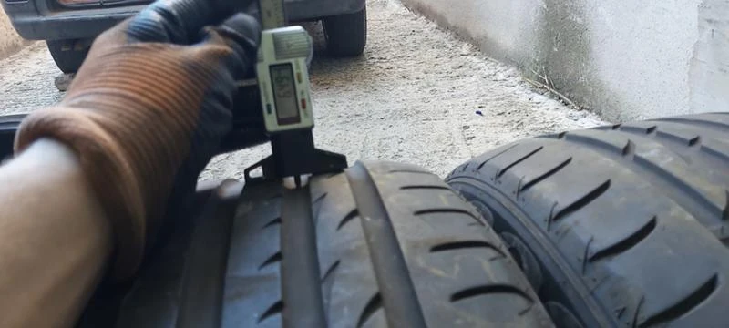 Гуми Летни 245/45R19, снимка 4 - Гуми и джанти - 33966055