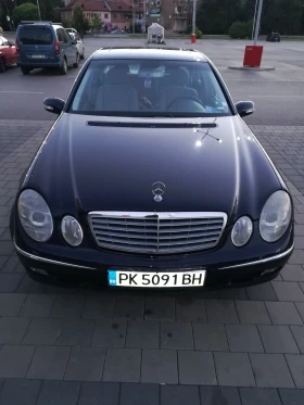  Mercedes-Benz E 220