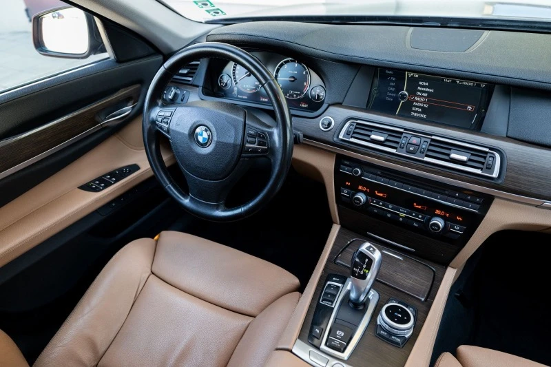 BMW 730 D оригинален вид, снимка 10 - Автомобили и джипове - 43864451