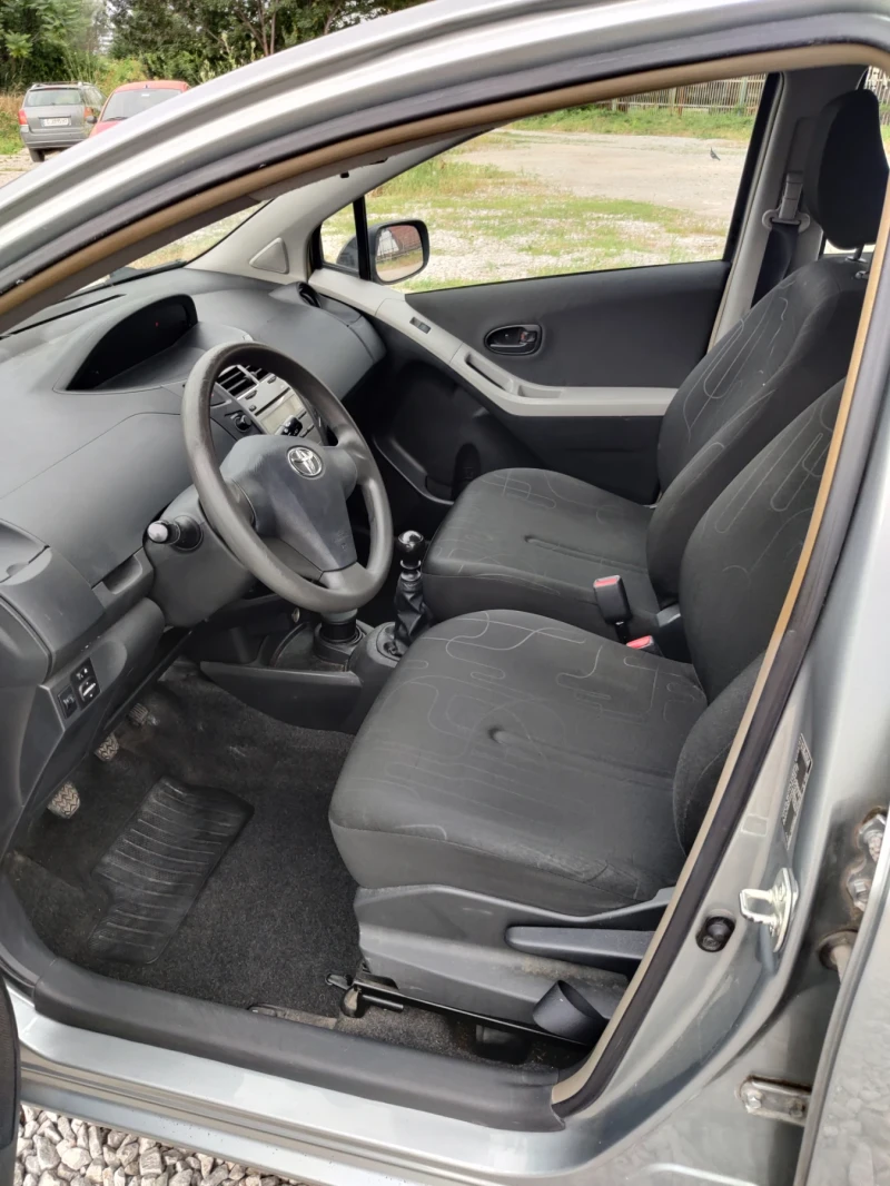 Toyota Yaris 1.3, снимка 13 - Автомобили и джипове - 47385215