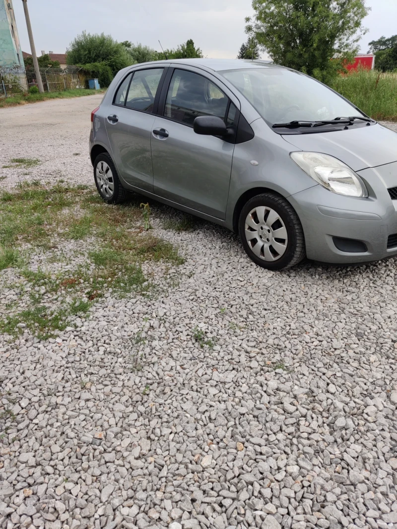 Toyota Yaris 1.3, снимка 2 - Автомобили и джипове - 47385215