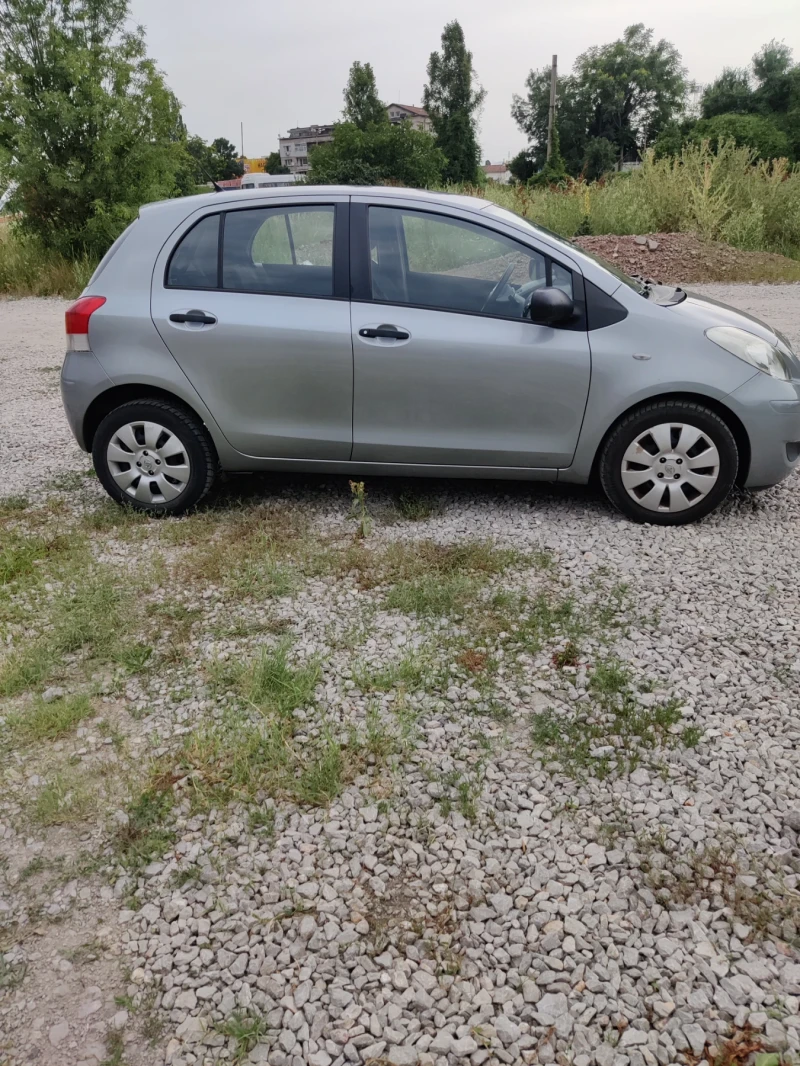 Toyota Yaris 1.3, снимка 7 - Автомобили и джипове - 47385215