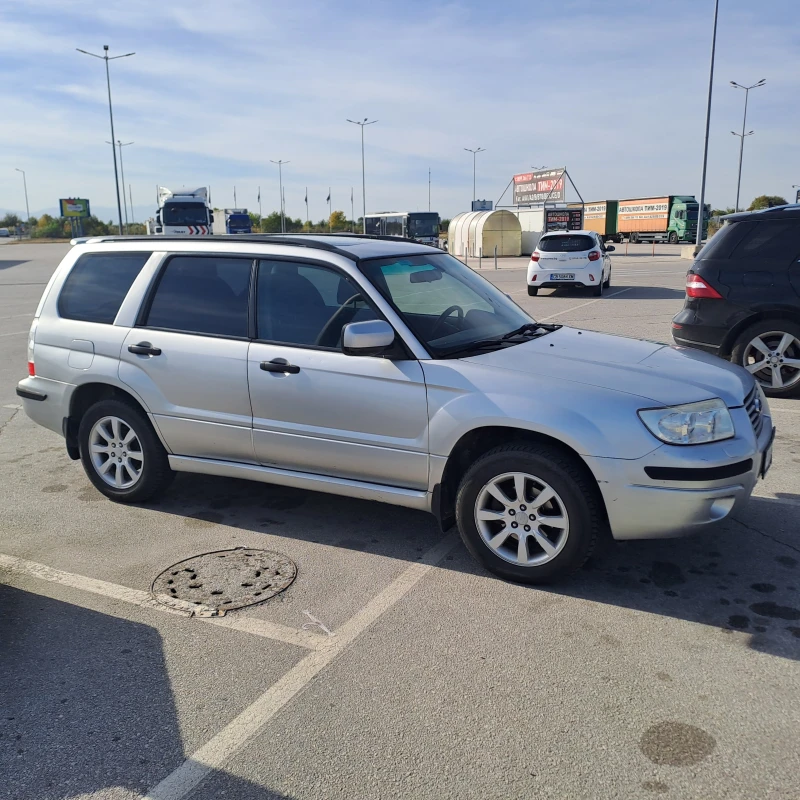 Subaru Forester, снимка 4 - Автомобили и джипове - 47623634