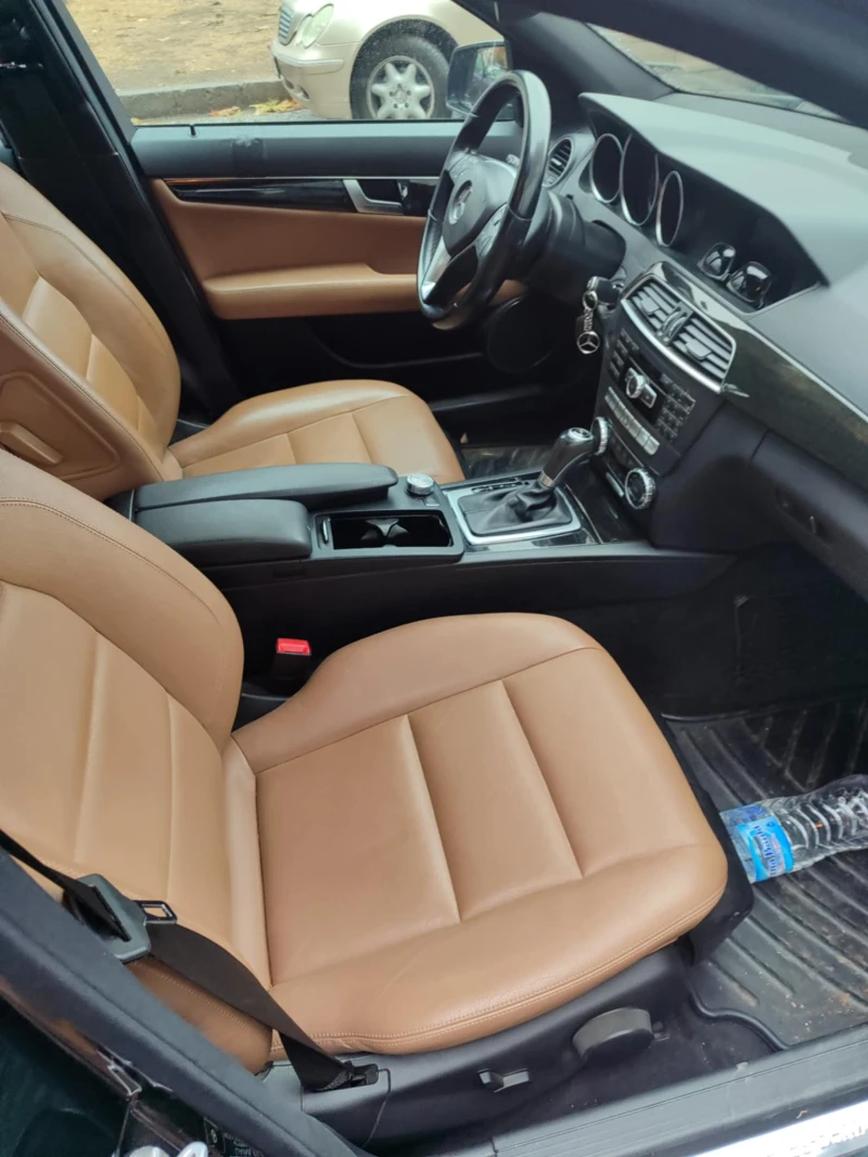 Mercedes-Benz C 220 CDI, снимка 3 - Автомобили и джипове - 48239685