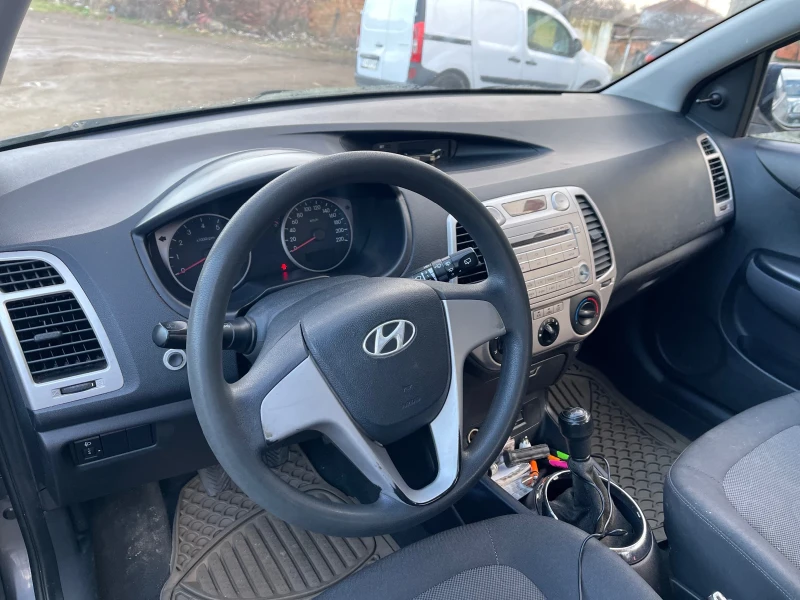 Hyundai I20, снимка 6 - Автомобили и джипове - 48726546